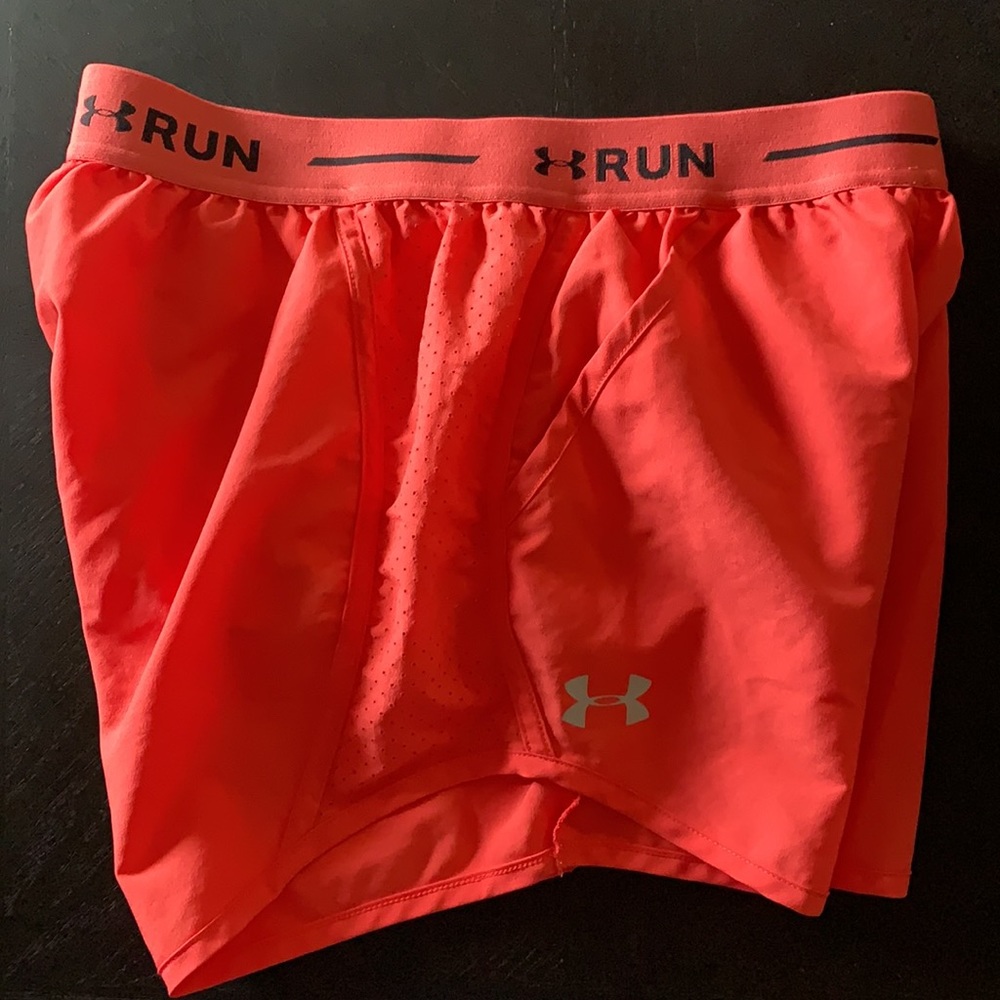 Under Armor RUN shorts, extra small - Picture 6 of 6